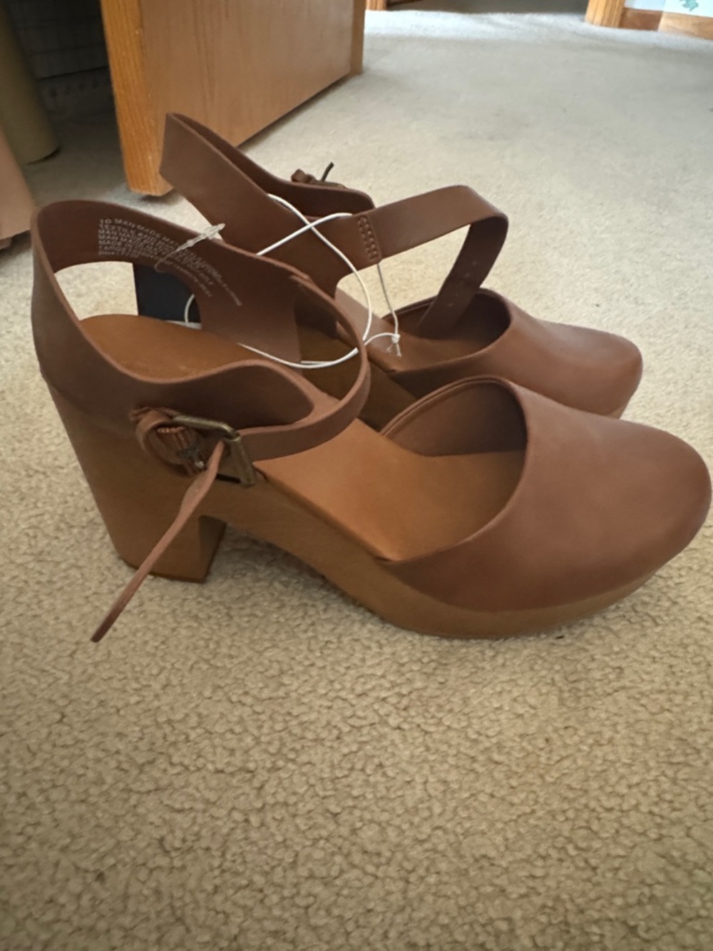 Universal Thread Tan Brown Platform Mary Jane Heels with Ankle Strap